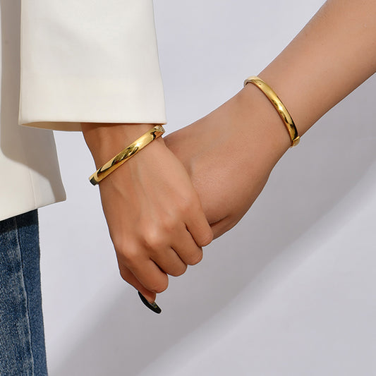 Two Piece Set Of Fashionable Hot Selling Metal Stainless Steel Material Couple Style Men's And Women's Wristbands Bracelet Gift